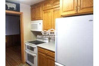 Building Photo - 984 Shryer Ave W