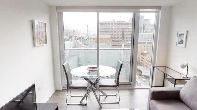 Photo du bâtiment - 77 Gerrard St W