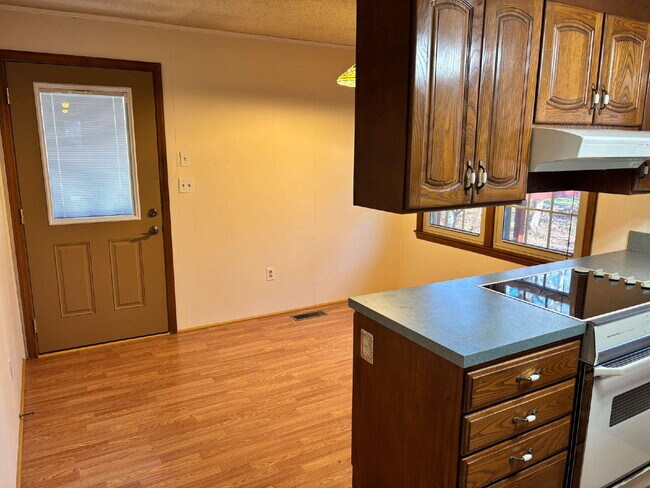 Foto del edificio - Charming Home for Rent on Quiet Cul-de-Sac!