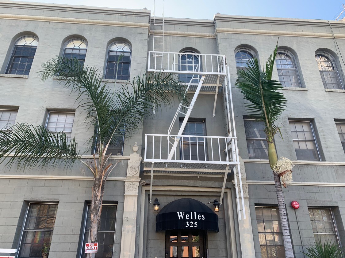 325 Elm Ave, Long Beach, CA 90802 Condo for Rent in Long Beach, CA