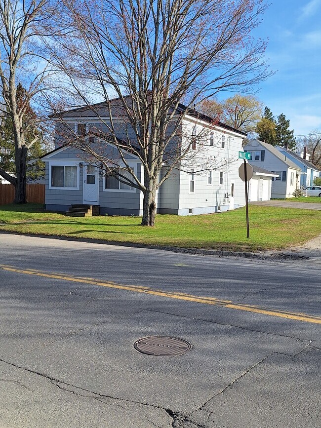 Foto del edificio - 94 Western Ave