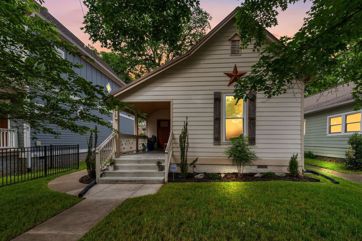 Beautiful Home Steps to Cleveland Park! - Beautiful Home Steps to Cleveland Park!