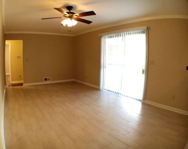 Building Photo - 151 Lenora Dr