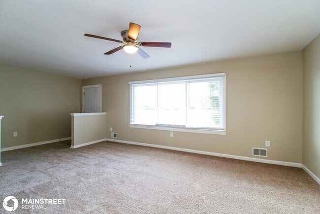 Building Photo - 8311 Terry Rd, Louisville, KY 40258