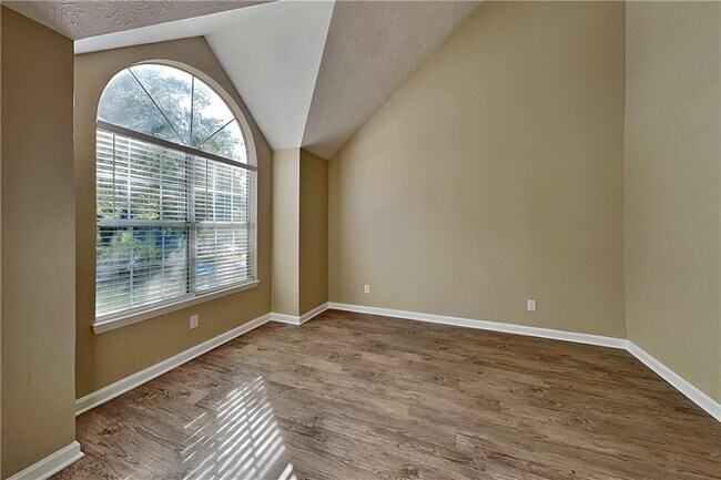 Foto del edificio - 4220 E Meadow Dr