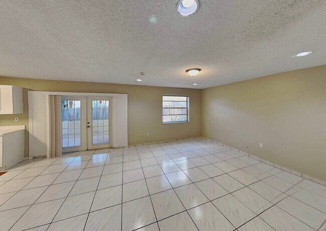 Foto del edificio - 8214 NW 192nd Terrace
