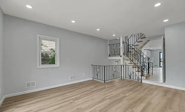 Building Photo - 25 Geyser Dr