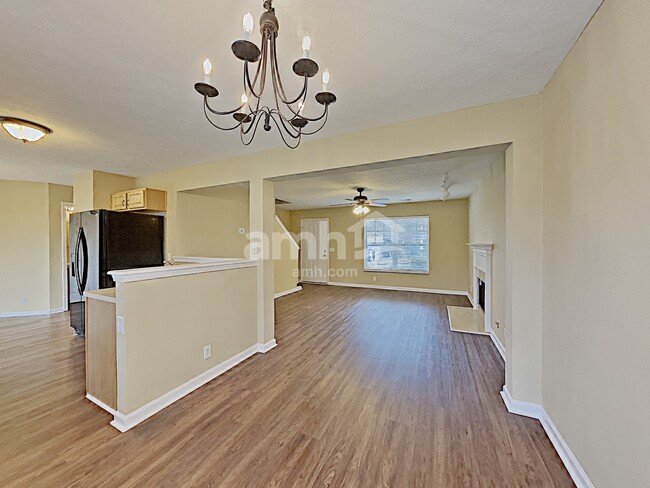 Foto del edificio - 2621 Spring Farm Ln