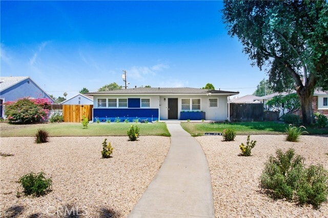 Primary Photo - 7515 Magnolia Ave