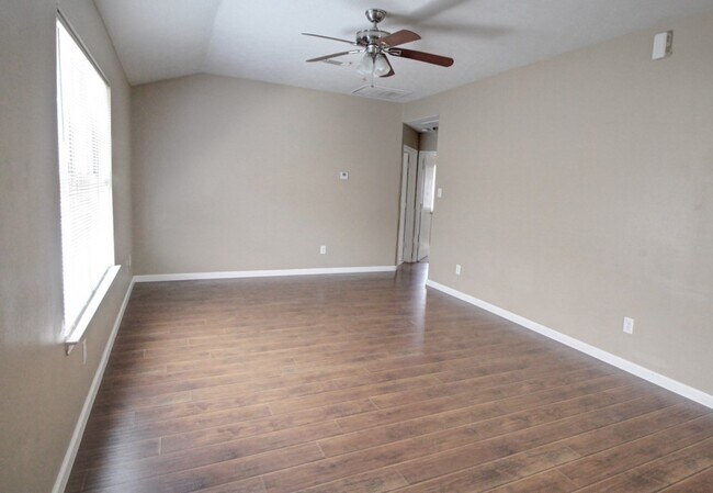 Building Photo - 1430 Hade Falls Ln