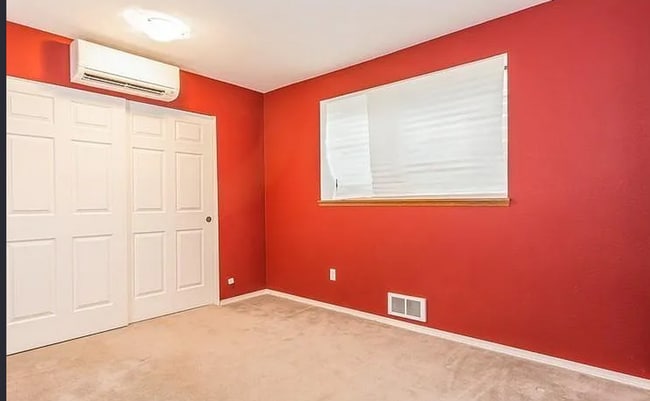 Building Photo - Remodeled 3BR Home Near DT Seattle – A/C, ...