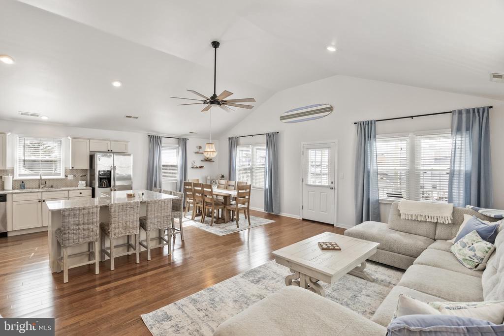 Foto principal - 1527 Bay Ave