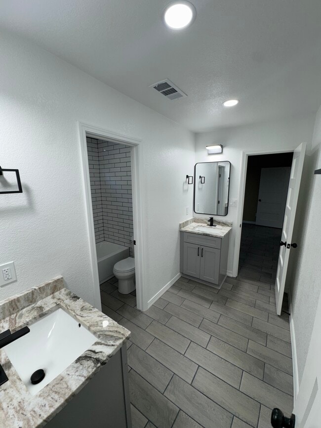 Building Photo - 109 Cuchens Ln