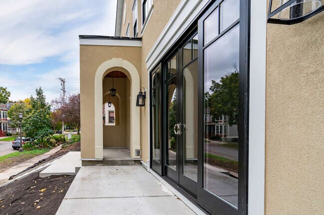 Building Photo - 235 Mackubin St