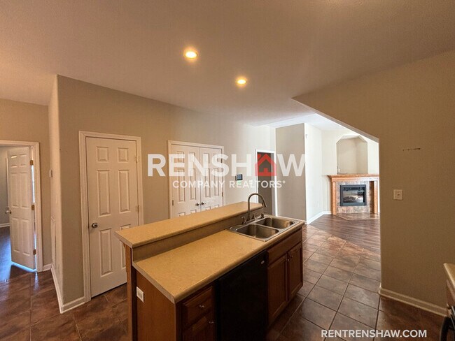 Building Photo - 152 Brighton Village Loop