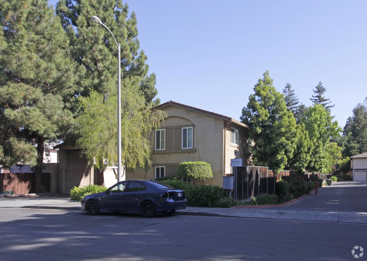 Foto del edificio - 119 Crescent Ave