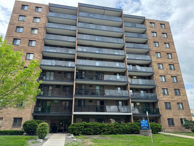 Photo du bâtiment - Millwood Place Apartments