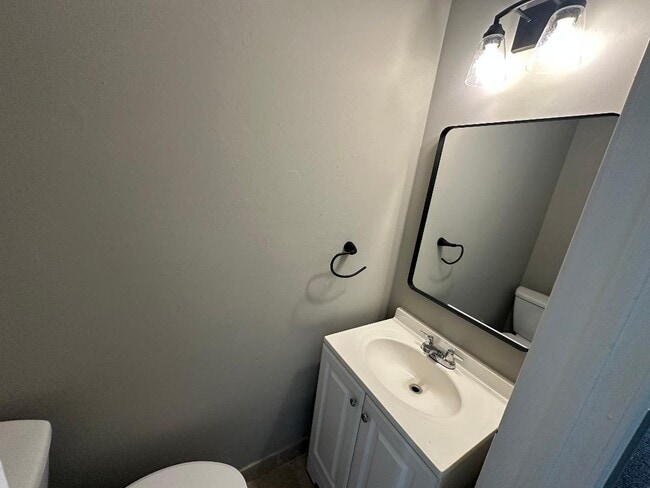 1/2 Bath - 1044 Pembroke Oak Grove Rd