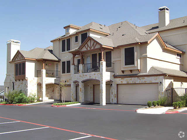 Building Photo - Landing at Round Rock