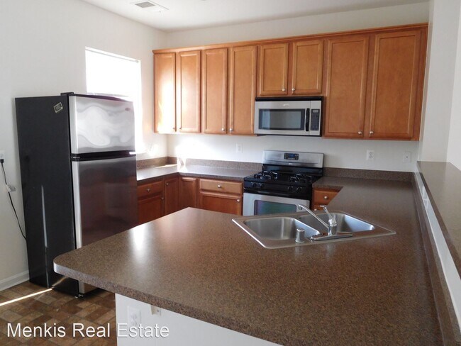Building Photo - 3 br, 3 bath House - 107 Moore Drive