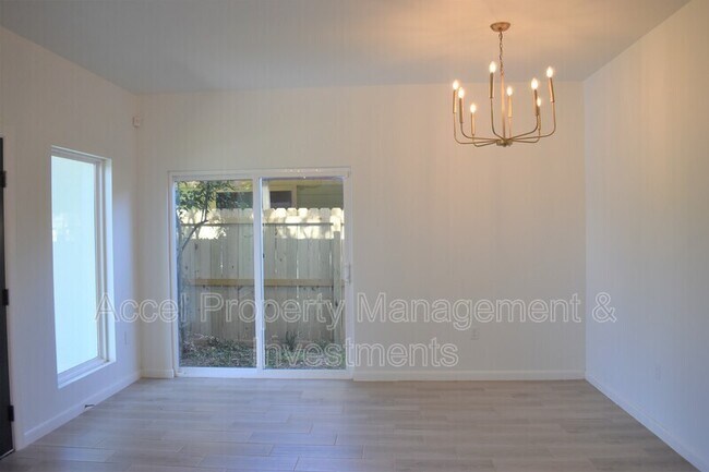 Foto del edificio - 2120 Datepalm Ave