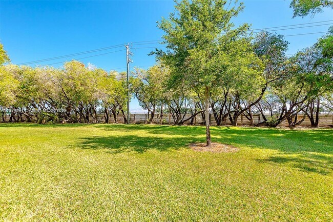 Building Photo - 177 Lakeview Dr