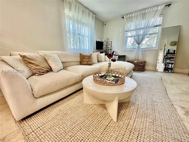 Foto del edificio - 4600 SW 67th Ave