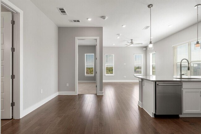 Foto del edificio - 4501 Jackson Ave