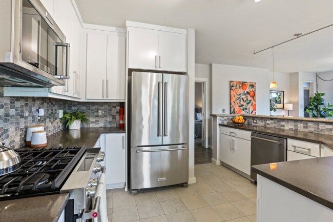 Building Photo - 900 Aurora Ave N