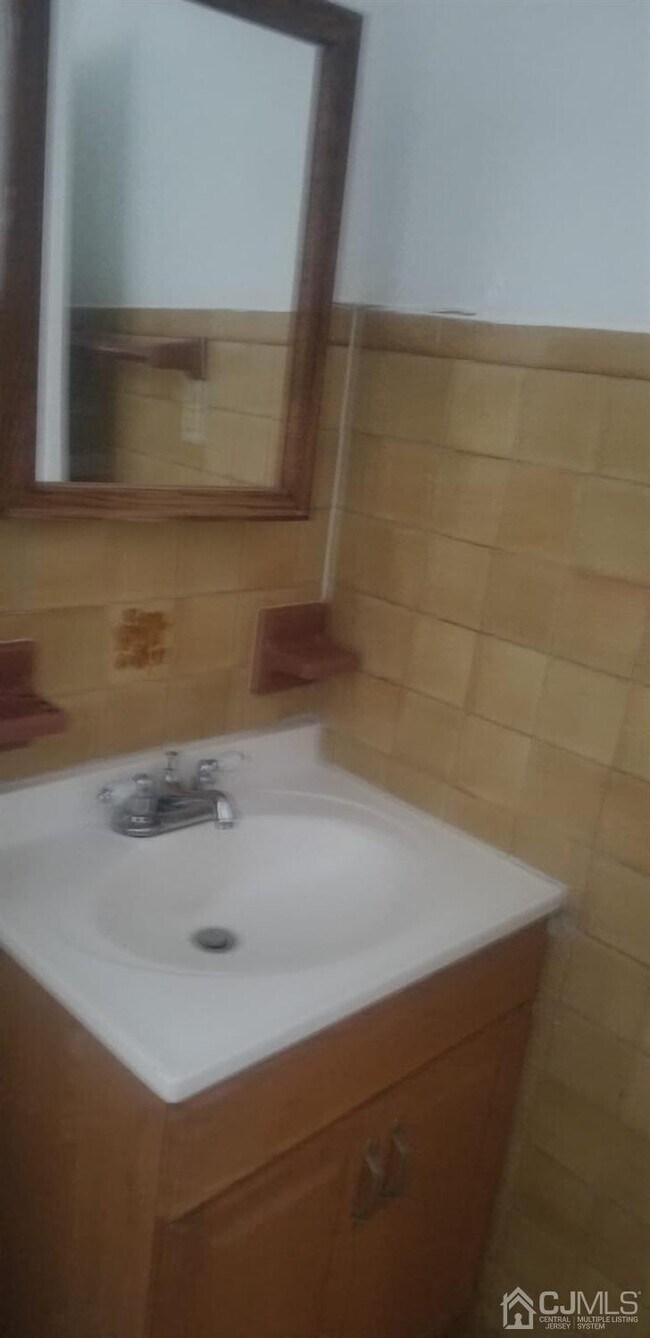 Building Photo - 65 Wright Ave