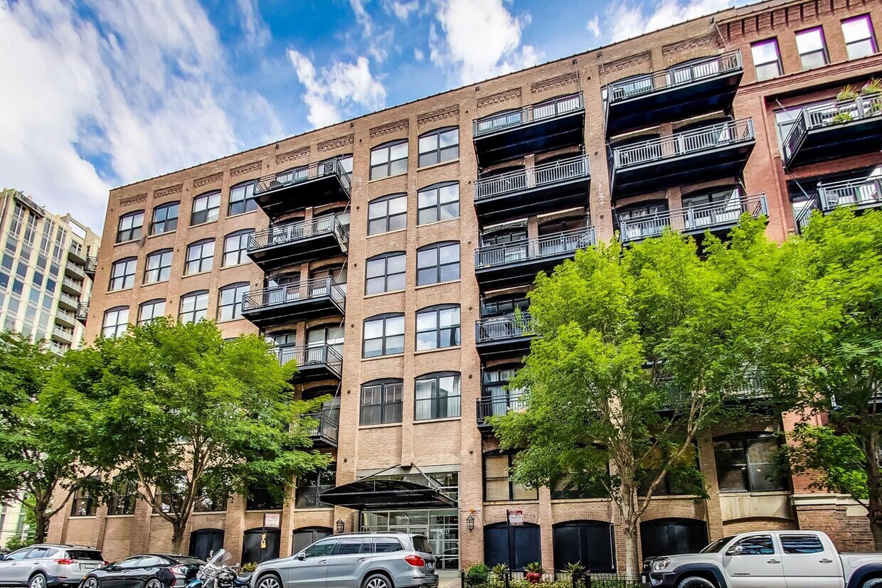 520 W Huron St Unit 514, Chicago, IL 60654 Condo for Rent in Chicago