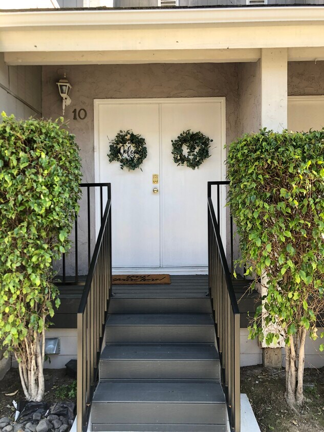 2104 Raymond Ave, Altadena, CA 91001 Townhome Rentals in Altadena CA