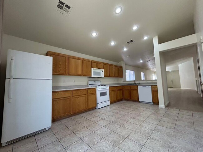 Foto del edificio - 8616 Hidden Pines Ave