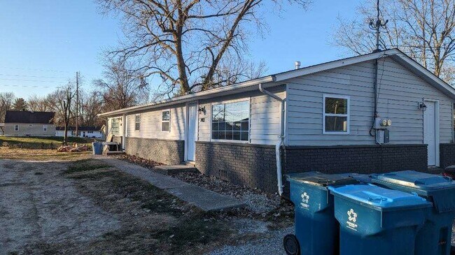 Building Photo - 1413 West Dr