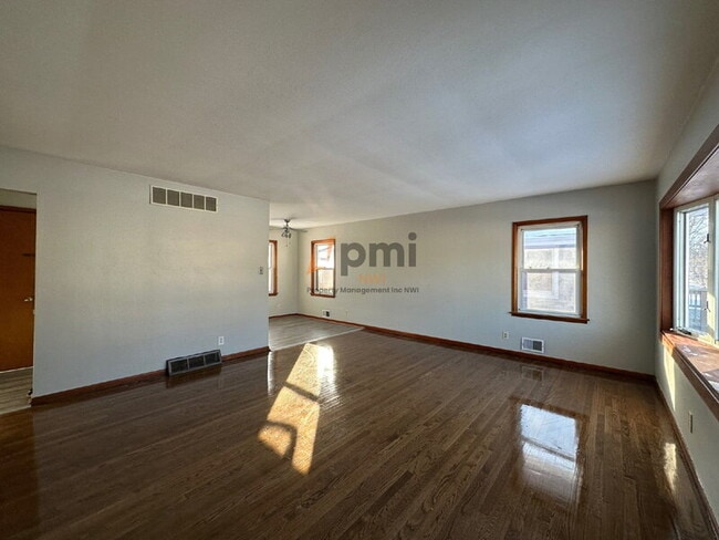 Building Photo - 6617 Parrish Ave