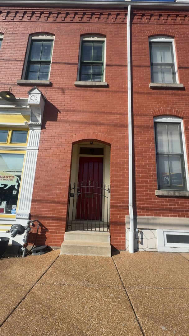 Building Photo - 1627 S 9th St