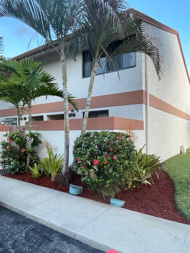 Foto del edificio - 4270 SW 70th Terrace