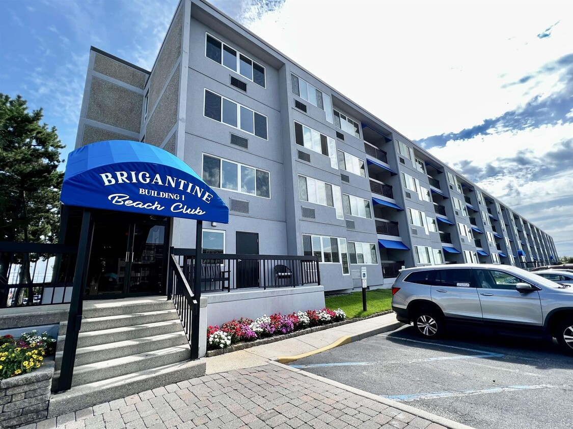 Foto principal - 4500 W Brigantine Ave