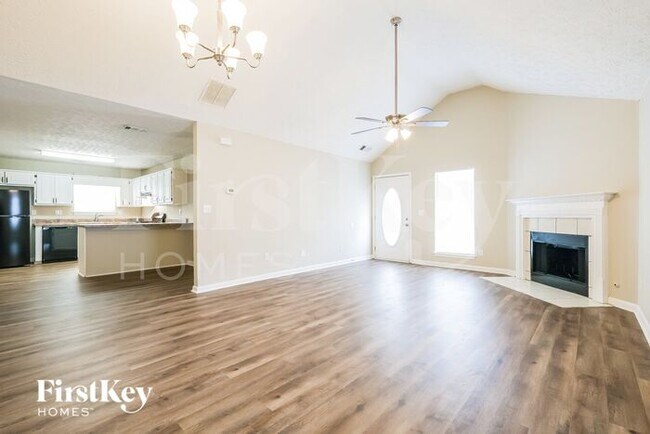 Foto del edificio - 5715 Hidden Brook Cir