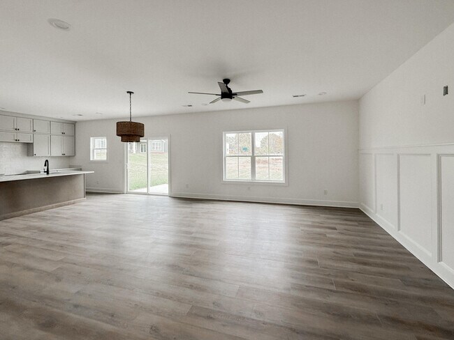 Foto del edificio - 108 Skaggs Blvd