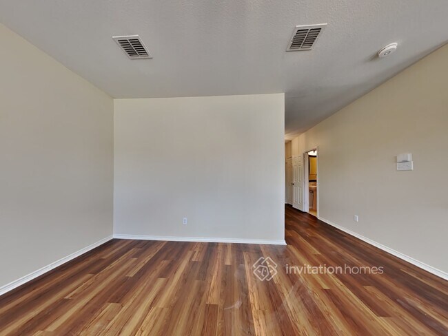 Building Photo - 12412 Sunrise Dr