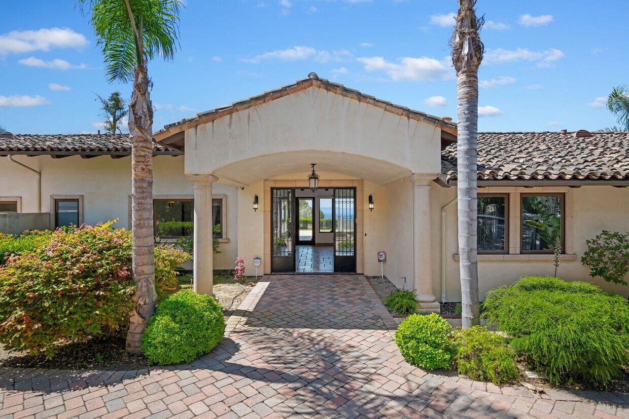 Foto principal - Montecito Property with a View and a Pool ...