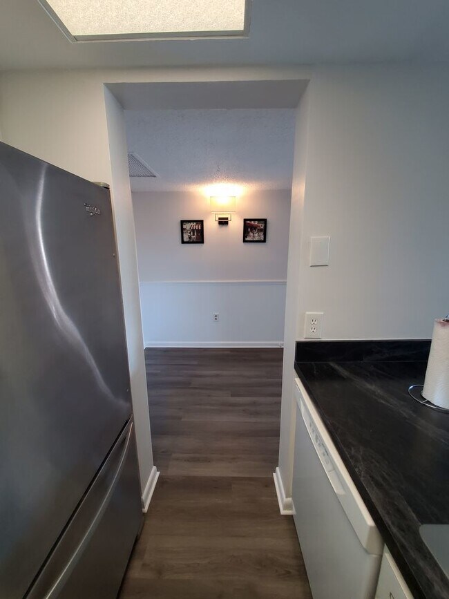 Building Photo - Waterfront 1 bedroom 1.5 bath 2nd story co...