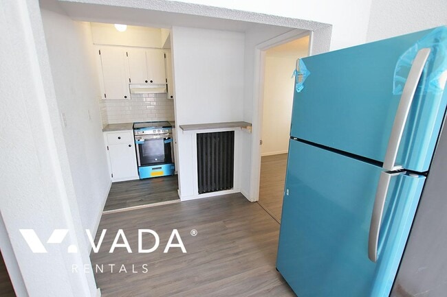 Building Photo - 1 Bedroom Apartment For Rent 2-2308 Clark ...