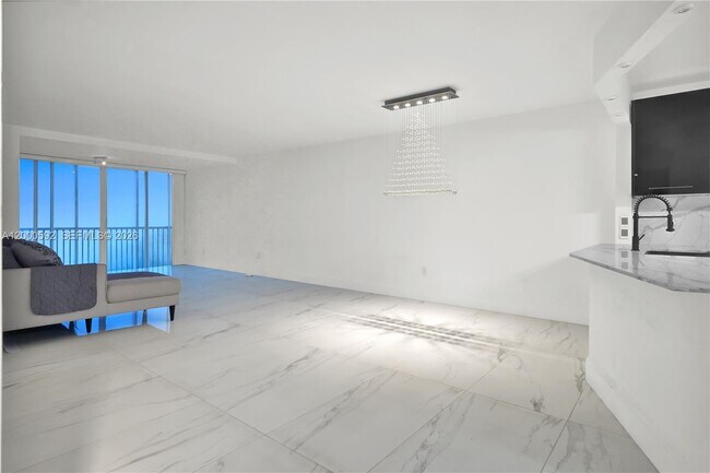 Foto del edificio - 1750 NE 191st St