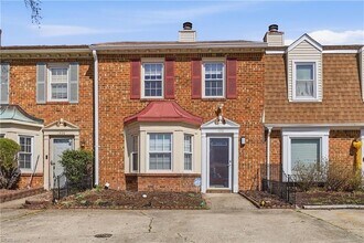 Building Photo - 1328 Mill Lake Quarter