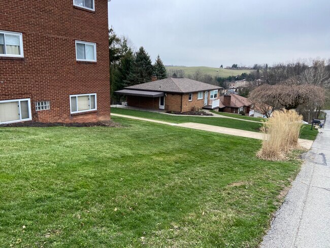 Building Photo - 11110 Glenn Dr