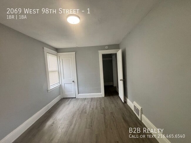 Foto del edificio - 2069 W 98th St