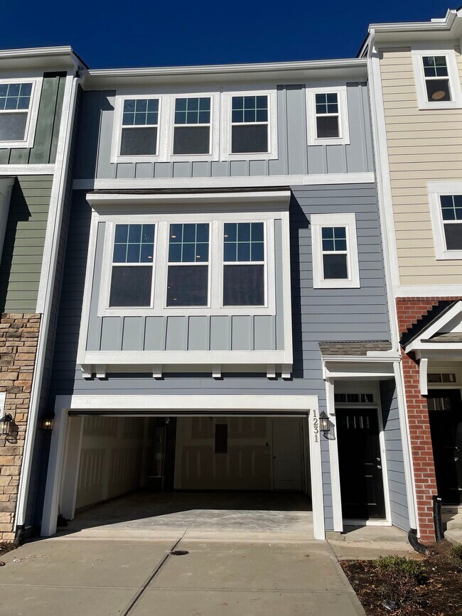 Foto del edificio - 1231 Commack Dr
