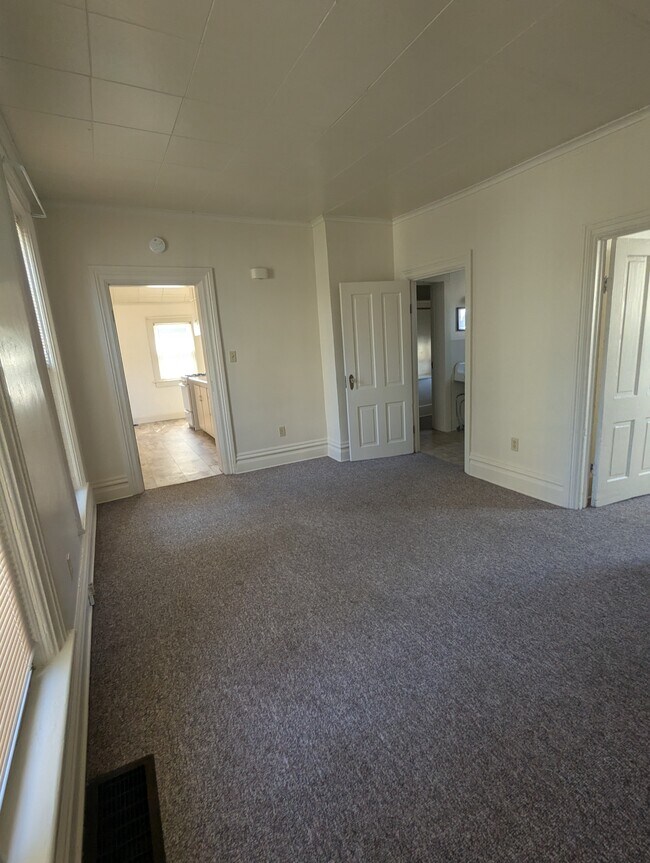 Unit 1 - Livingroom - 435 W 29th St
